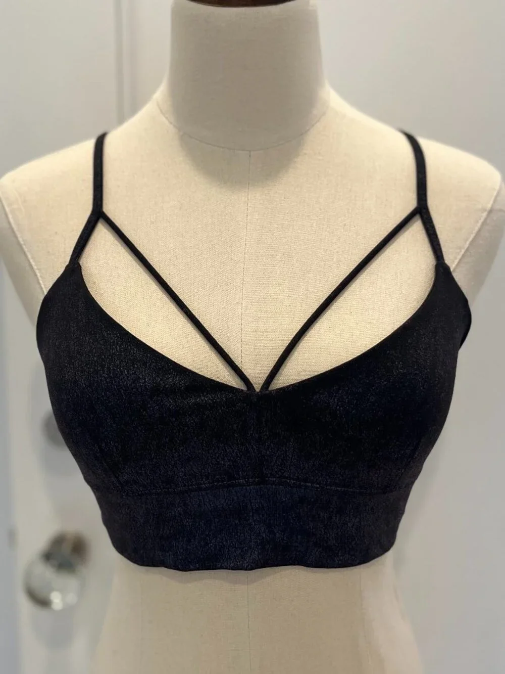 ALO Yoga blue/black strappy yoga top size small